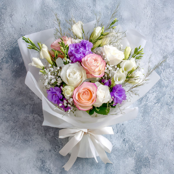 朝暮絮語 —​​ 玫瑰與康乃馨