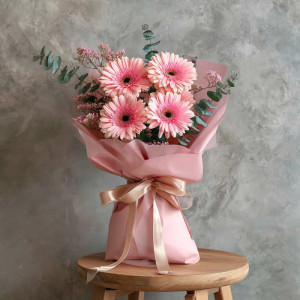 塔石廣場薔薇有美麗的傳說嗎？薔薇的花語是什麼？